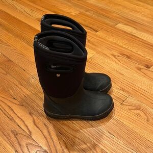 Bogs Black Shoes Waterproof Slip-On